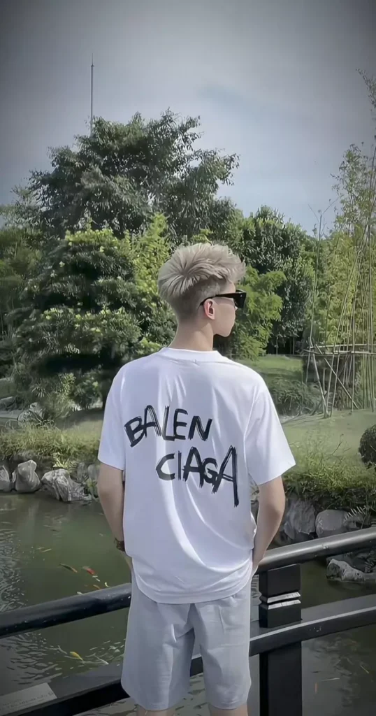 hình ảnh nam chụp sau lưng 5