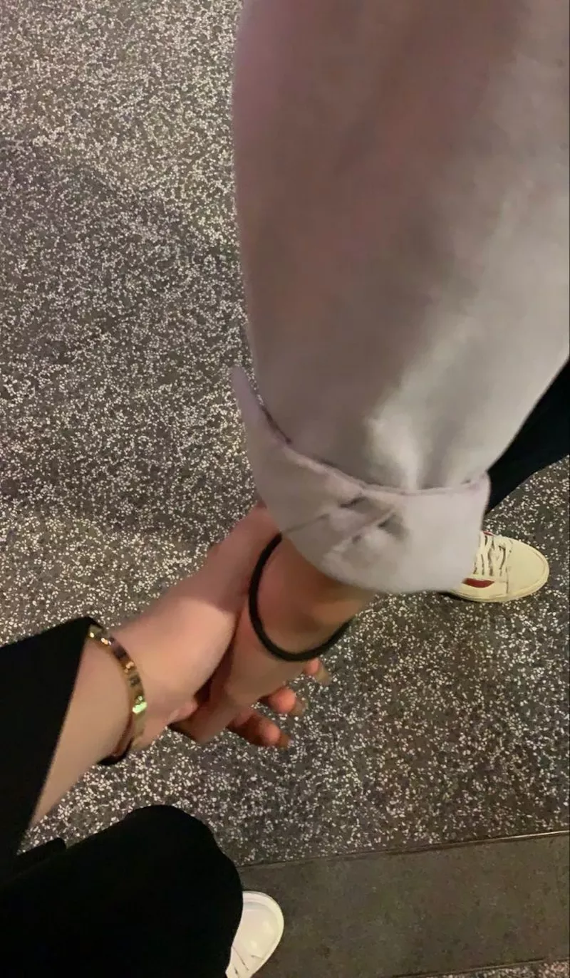 hình ảnh nắm tay người yêu 1