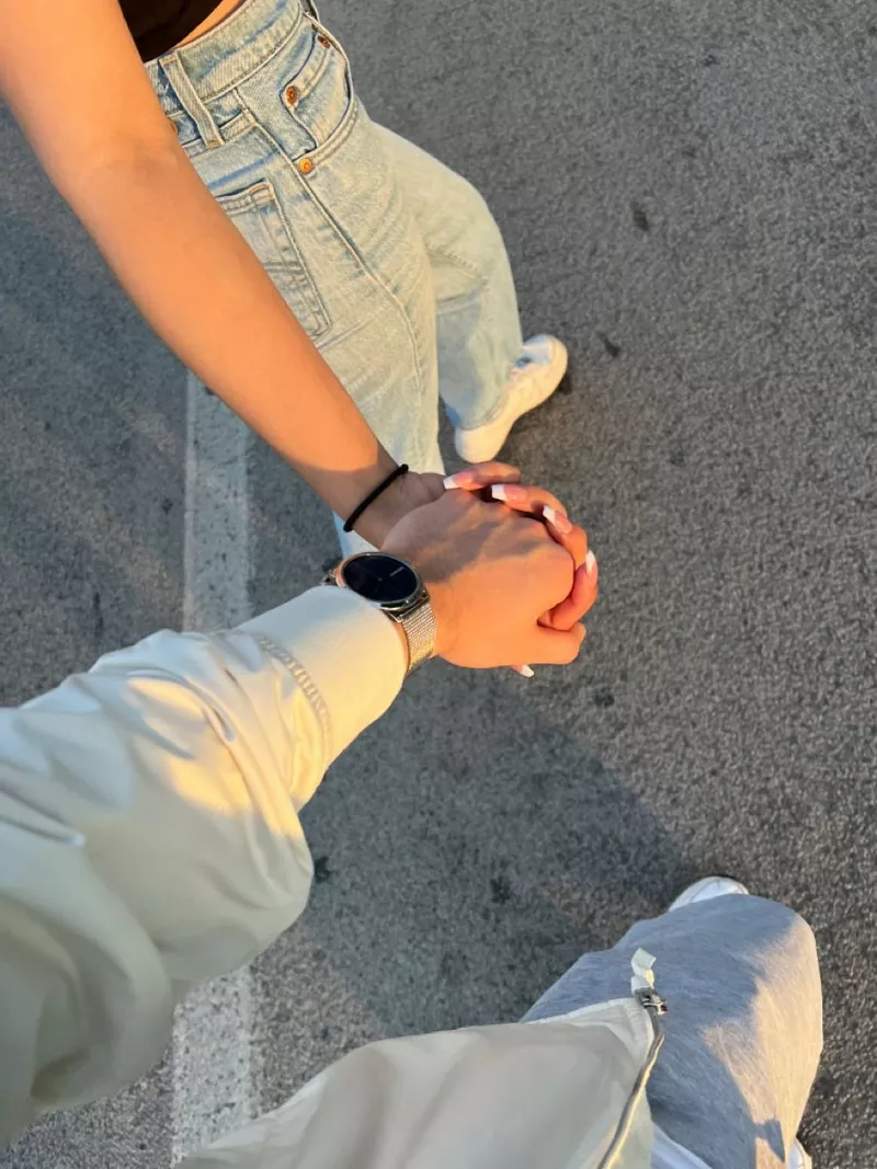 hình ảnh nắm tay người yêu 10