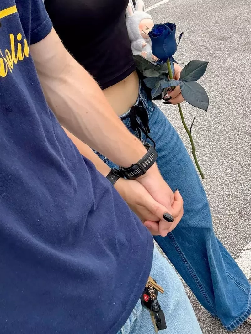 hình ảnh nắm tay người yêu 19