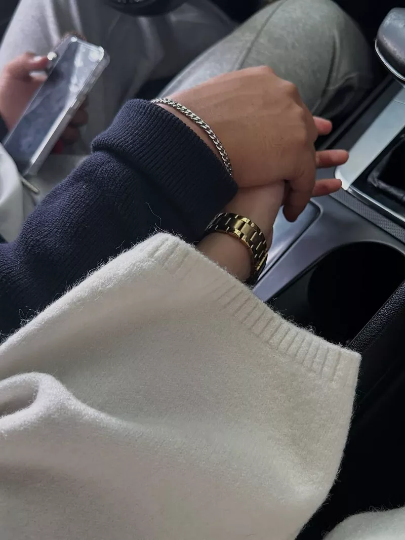 hình ảnh nắm tay người yêu 26