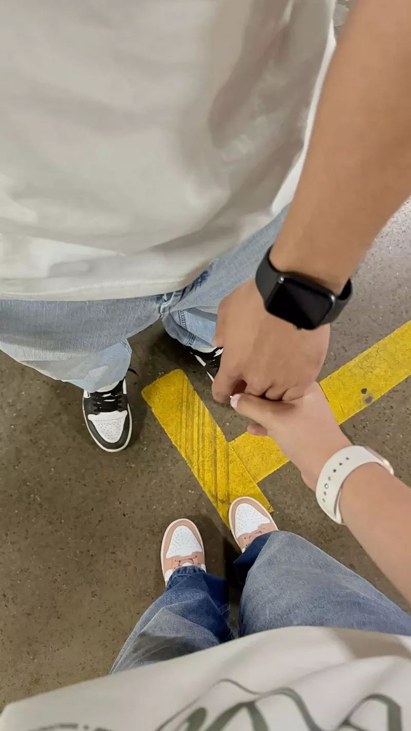 hình ảnh nắm tay người yêu 29