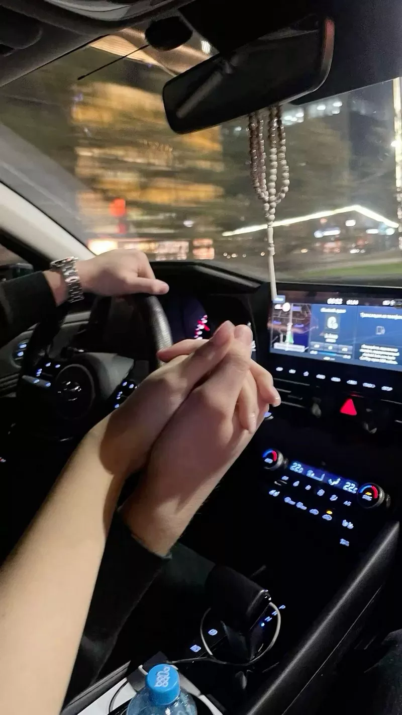 hình ảnh nắm tay người yêu 4