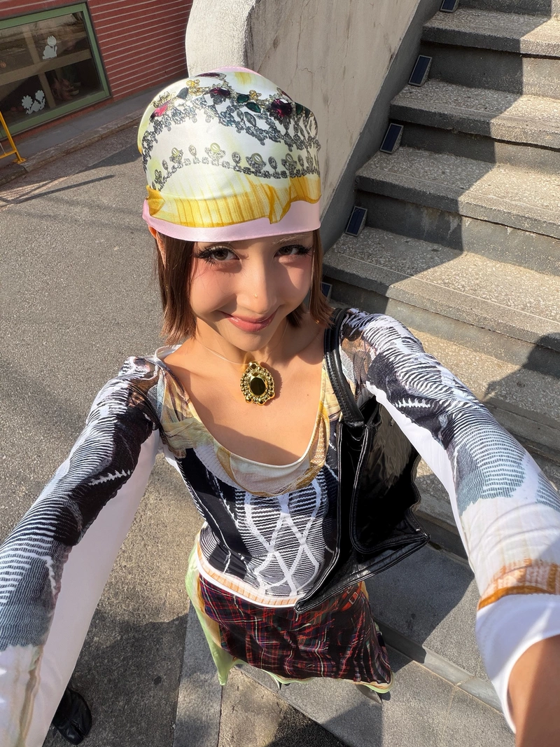 hình nền Quỳnh Anh Shyn 24