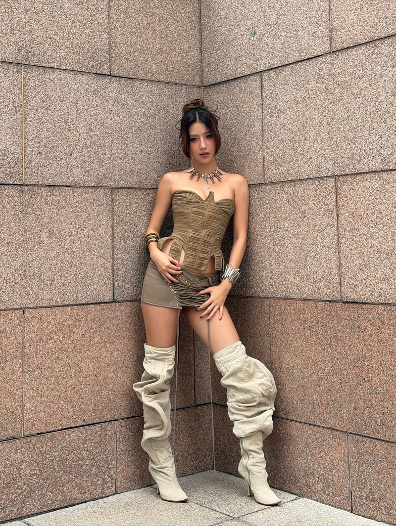 hình nền Quỳnh Anh Shyn 27