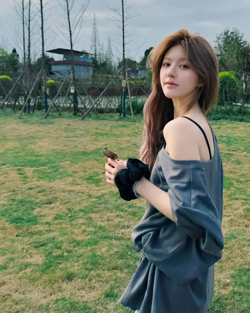 hình ảnh triệu lộ tư 2