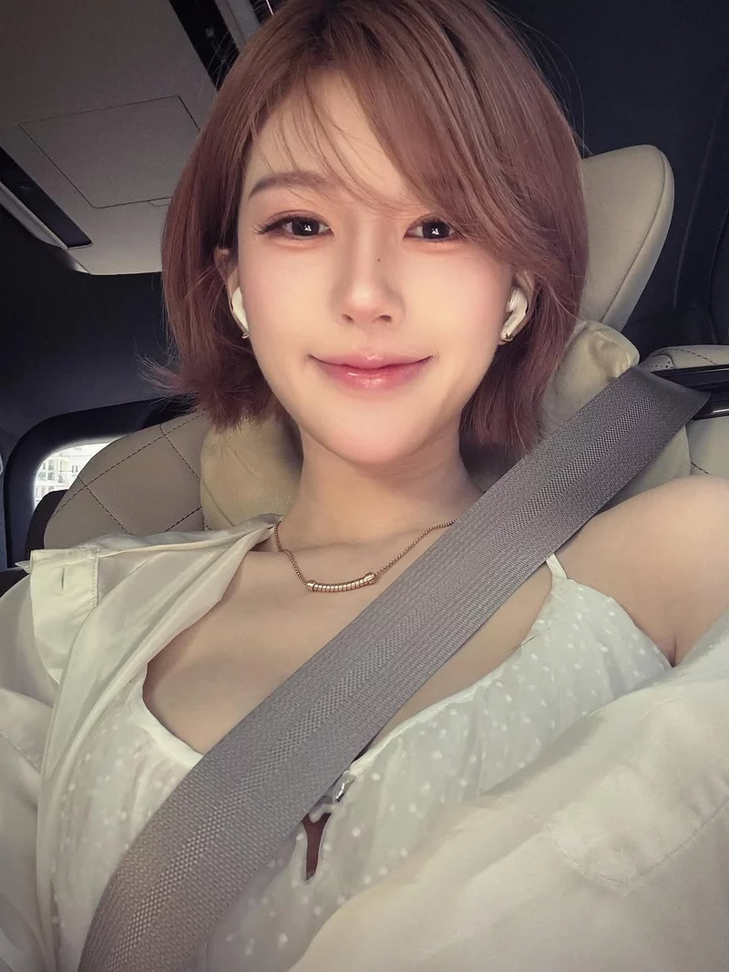 hình ảnh triệu lộ tư 21