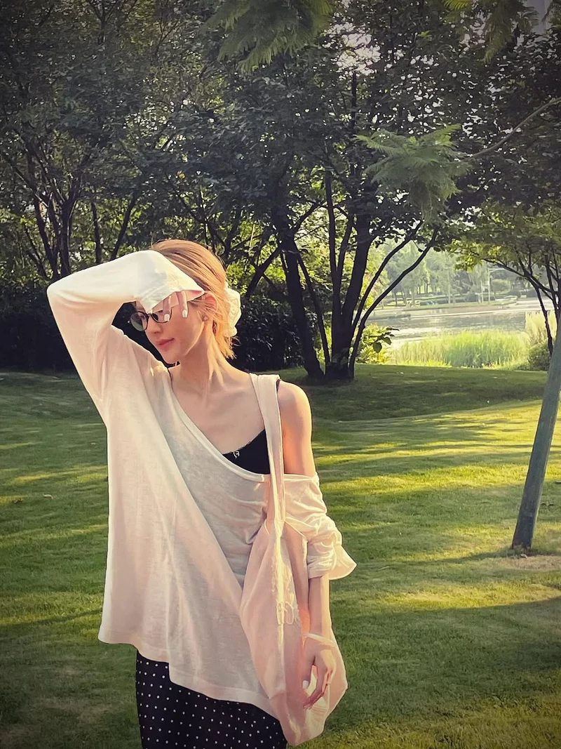 hình ảnh triệu lộ tư 25