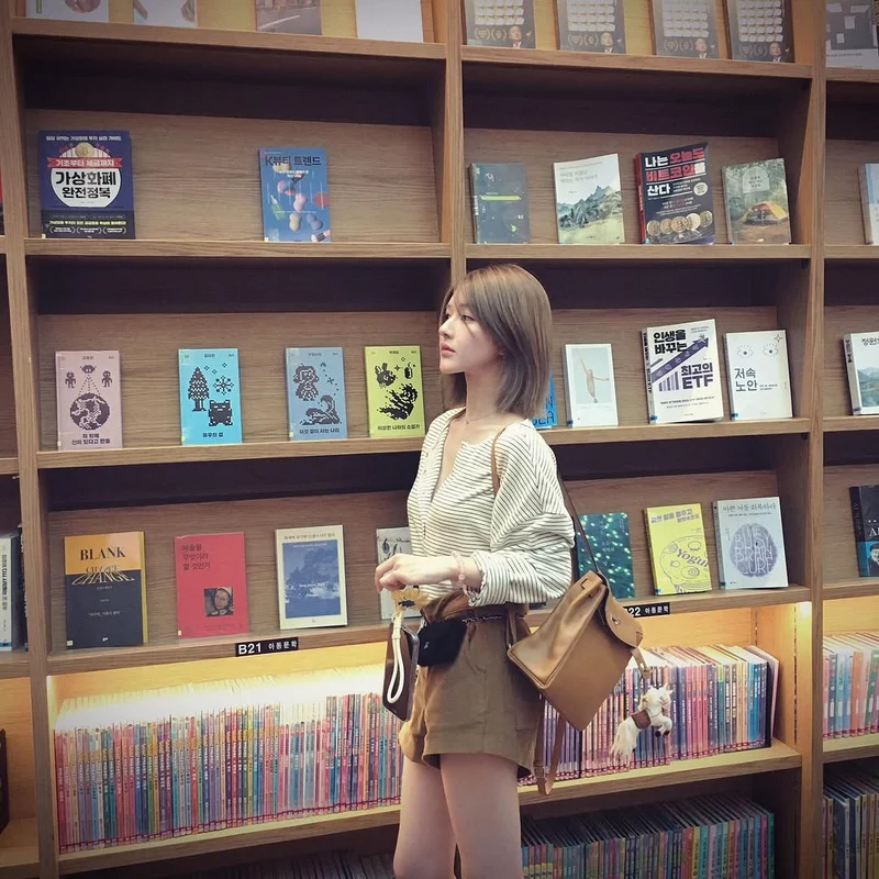 hình ảnh triệu lộ tư 27