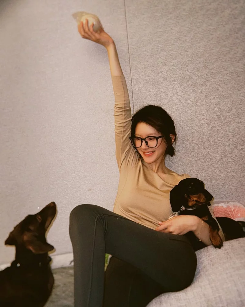 hình ảnh triệu lộ tư 8