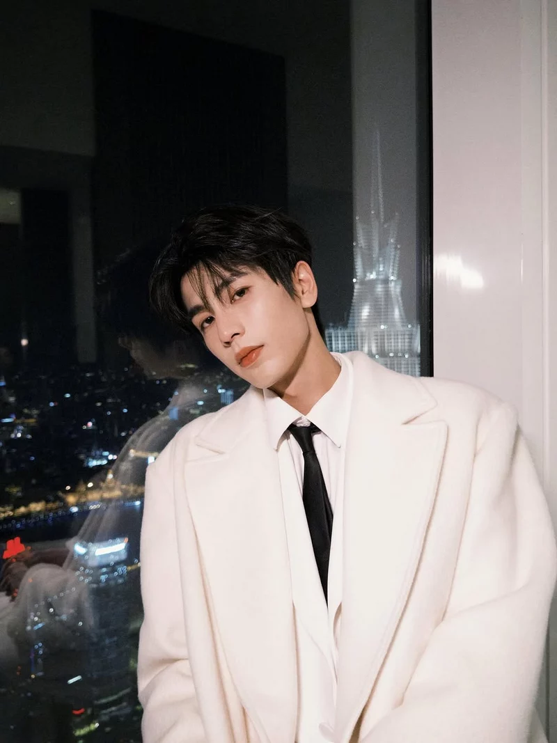 hình ảnh trương lăng hách 30