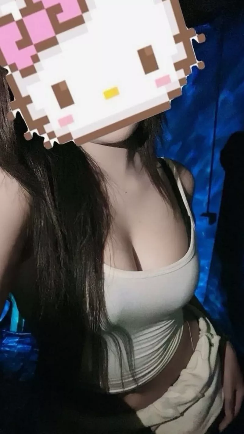 Ảnh gái xinh che mặt nhưng vẫn rất cuốn