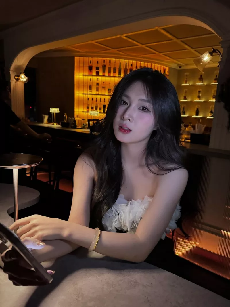 Ảnh gái xinh phong cách đời thường nhưng vẫn nổi bật