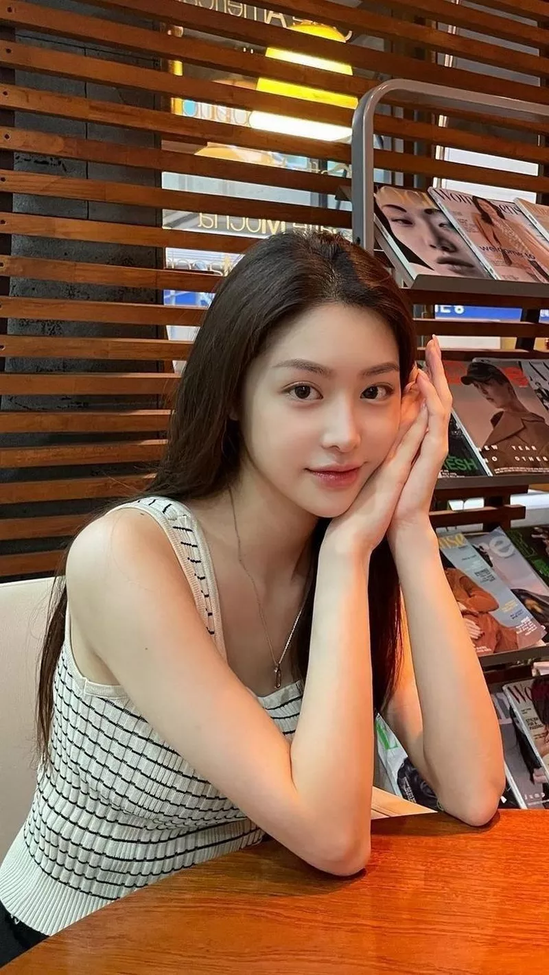 Gái xinh Hàn Quốc selfie khoe nhan sắc tự nhiên