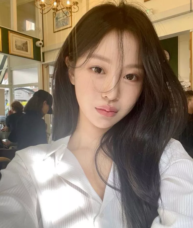 Gái xinh Hàn Quốc với gương mặt trong veo chuẩn visual K-pop