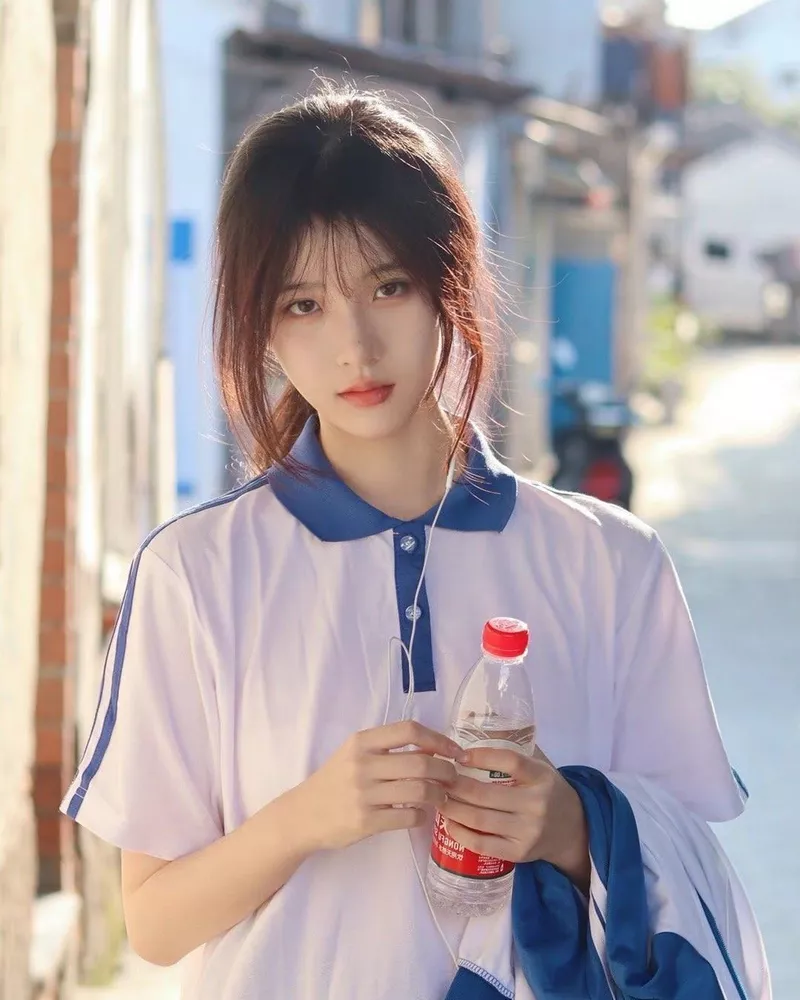 Gái xinh Trung Quốc sở hữu nét đẹp tự nhiên không son phấn