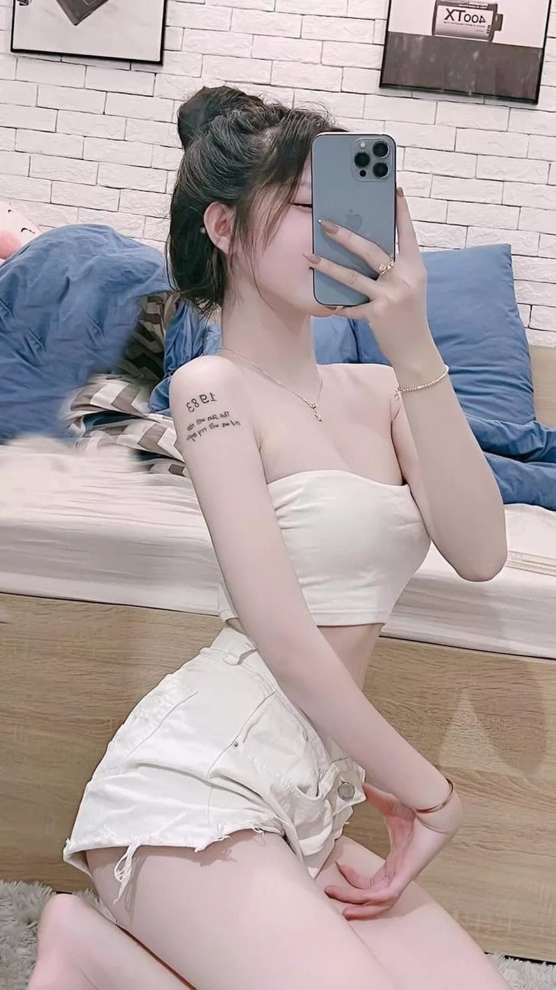 Gái xinh sexy tạo dáng gợi cảm trước ống kính