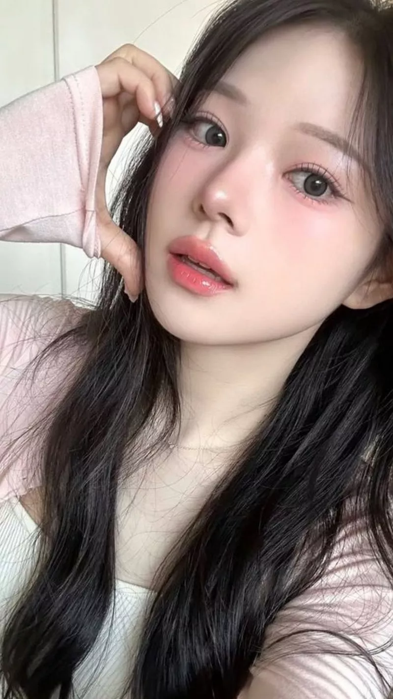 Hot girl Hàn Quốc cười tươi ngọt ngào như nữ thần