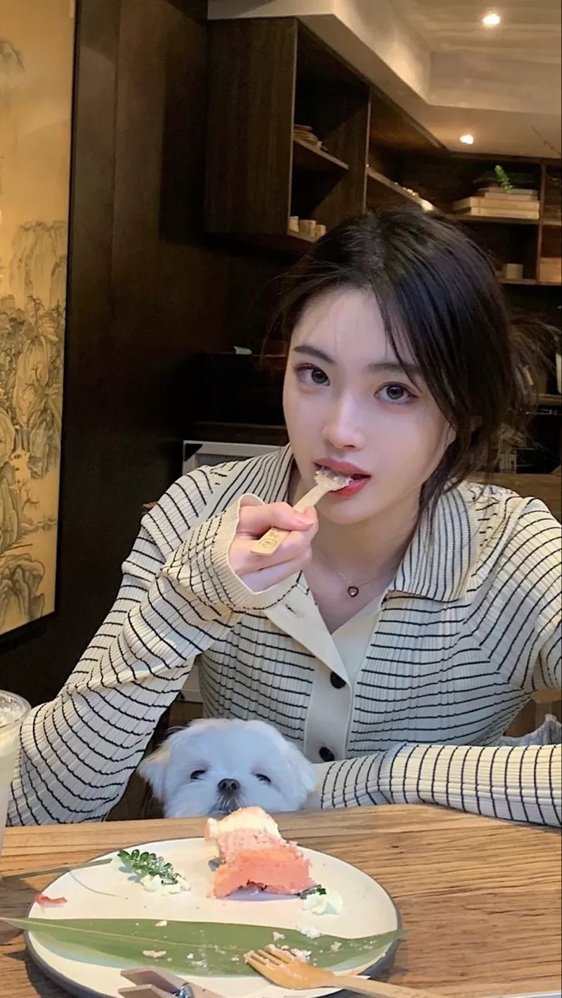 Hot girl Trung Quốc sở hữu nét đẹp nhẹ nhàng tinh tế