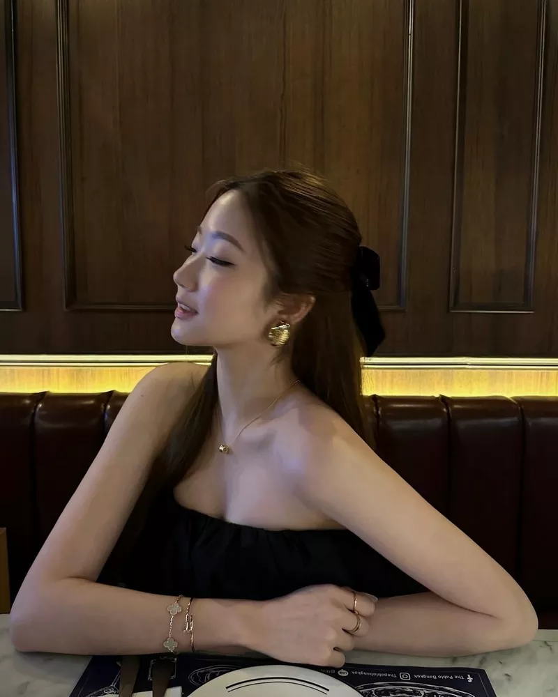 Hot girl Trung Quốc vibe nhẹ nhàng và nữ tính