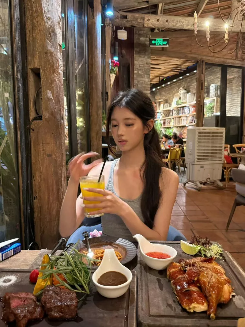 Visual gái xinh Trung Quốc đẹp tựa minh tinh