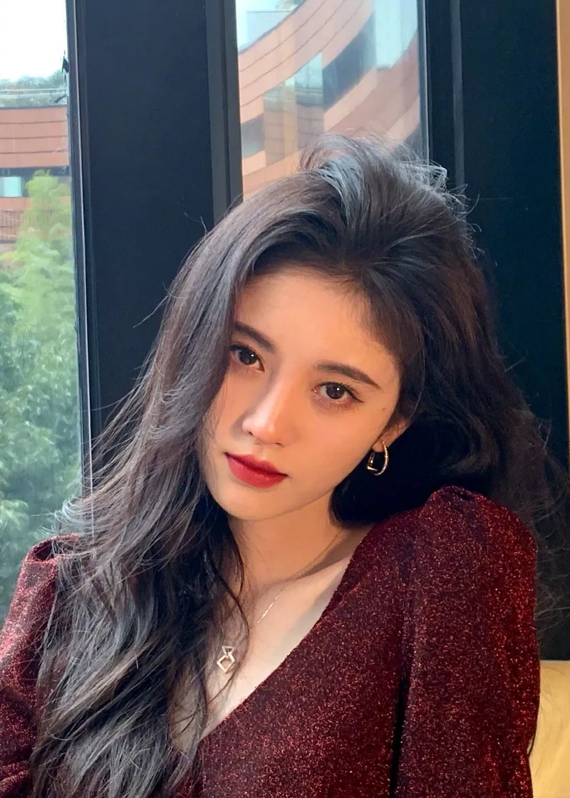 Visual gái xinh Trung Quốc thanh lịch và sang trọng