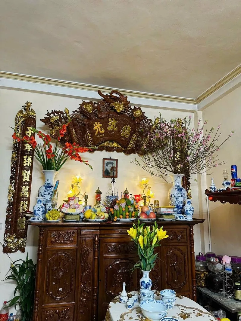 trang trí bàn thờ ngày tết 28