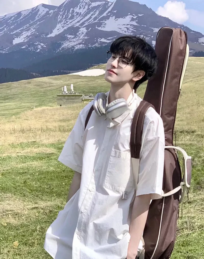 Ảnh Mạng Nam Tạo Dáng Ngoài Trời Cực Đẹp