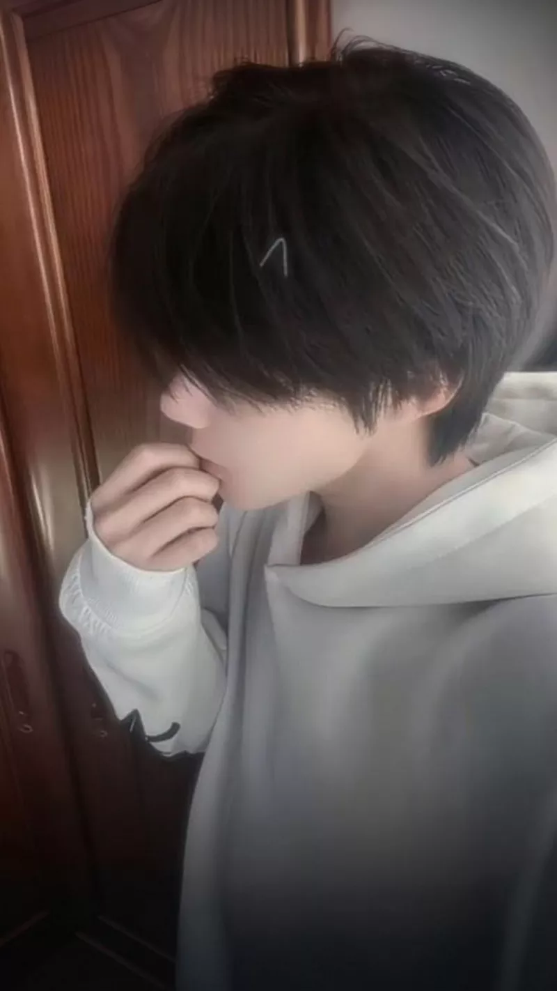 Ảnh Trai Đẹp Che Mặt Phong Cách Cool Boy