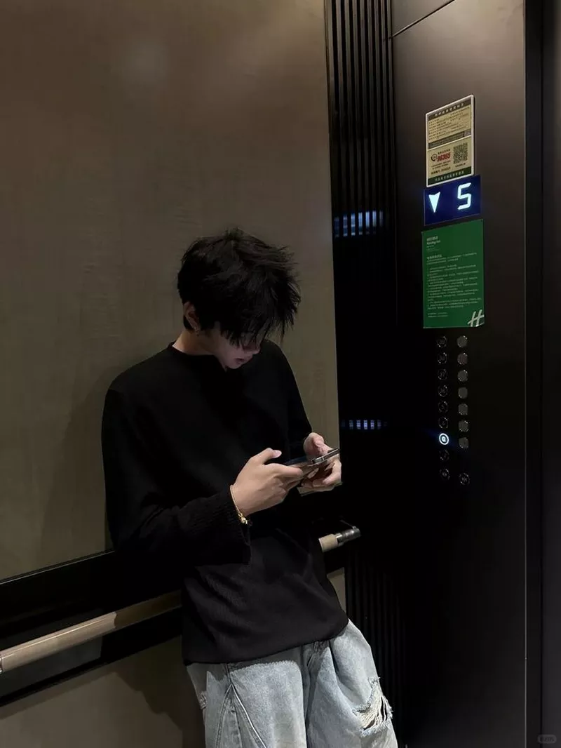 Ảnh Trai Đẹp Che Mặt Phong Cách Street Style