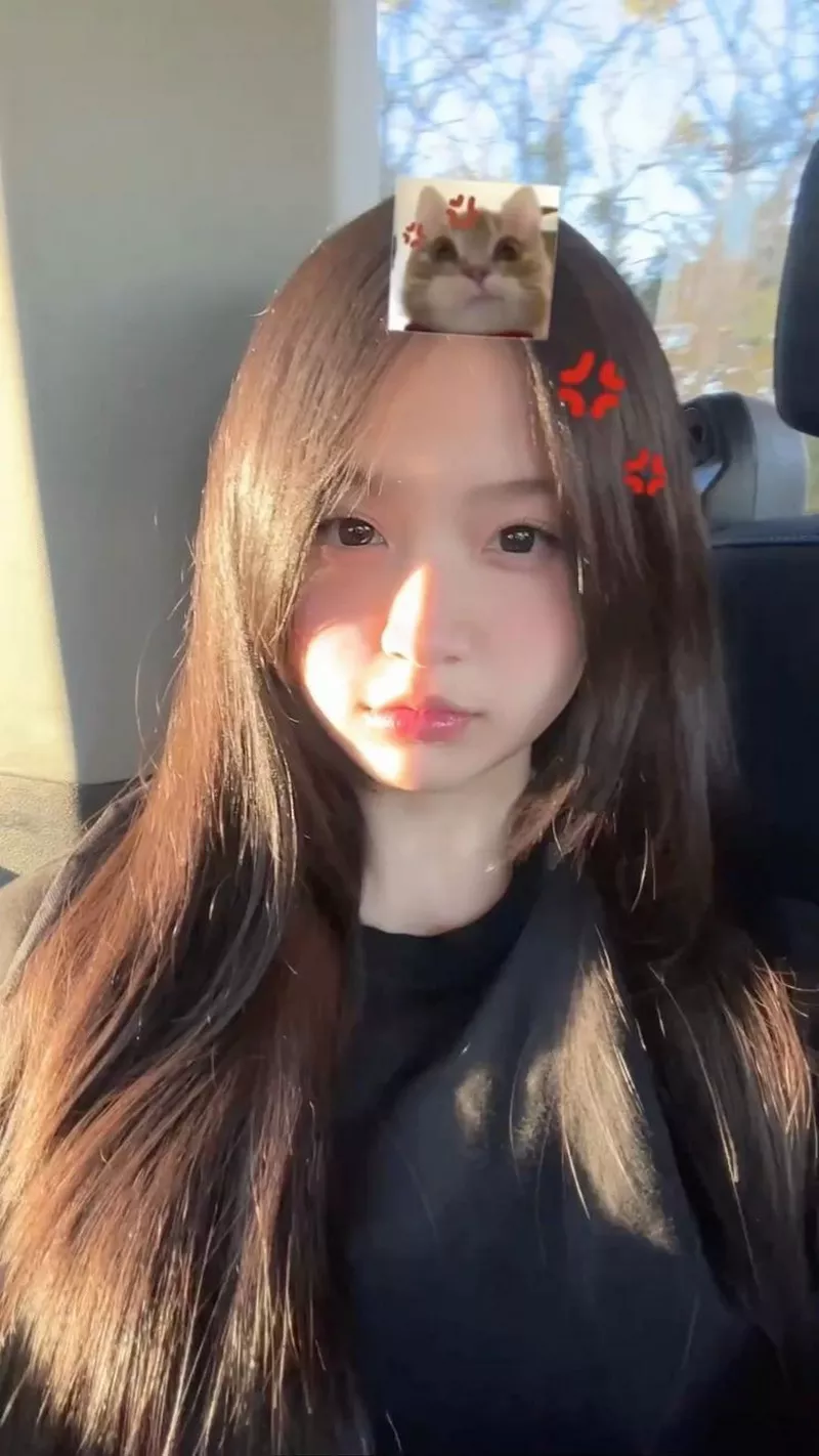 Ảnh mạng nữ vibe chill nhẹ nhàng, thư giãn