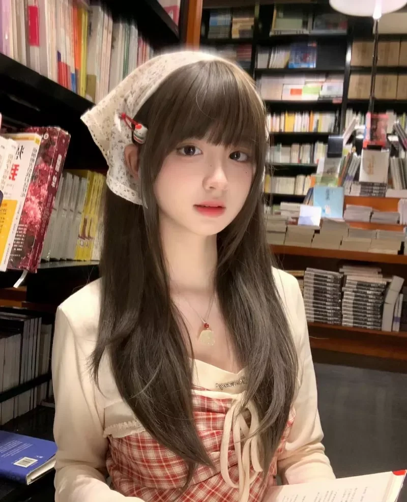 Gái xinh cute chụp ảnh trong ánh sáng tự nhiên