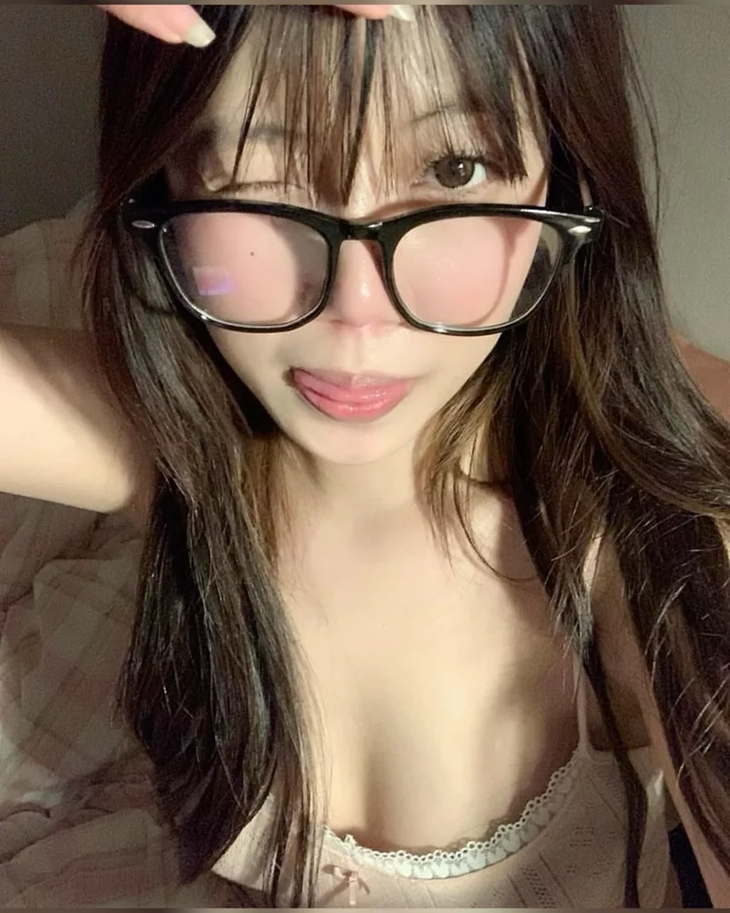 Gái xinh cute mặc trang phục nhẹ nhàng, dễ thương