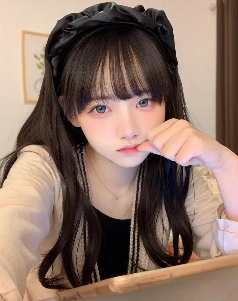 Gái xinh cute tạo dáng đáng yêu trước ống kính