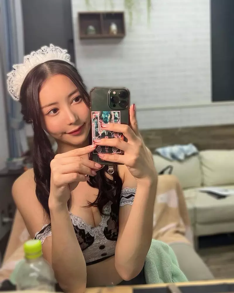 Miu Shiromine ghi dấu ấn với visual trong trẻo