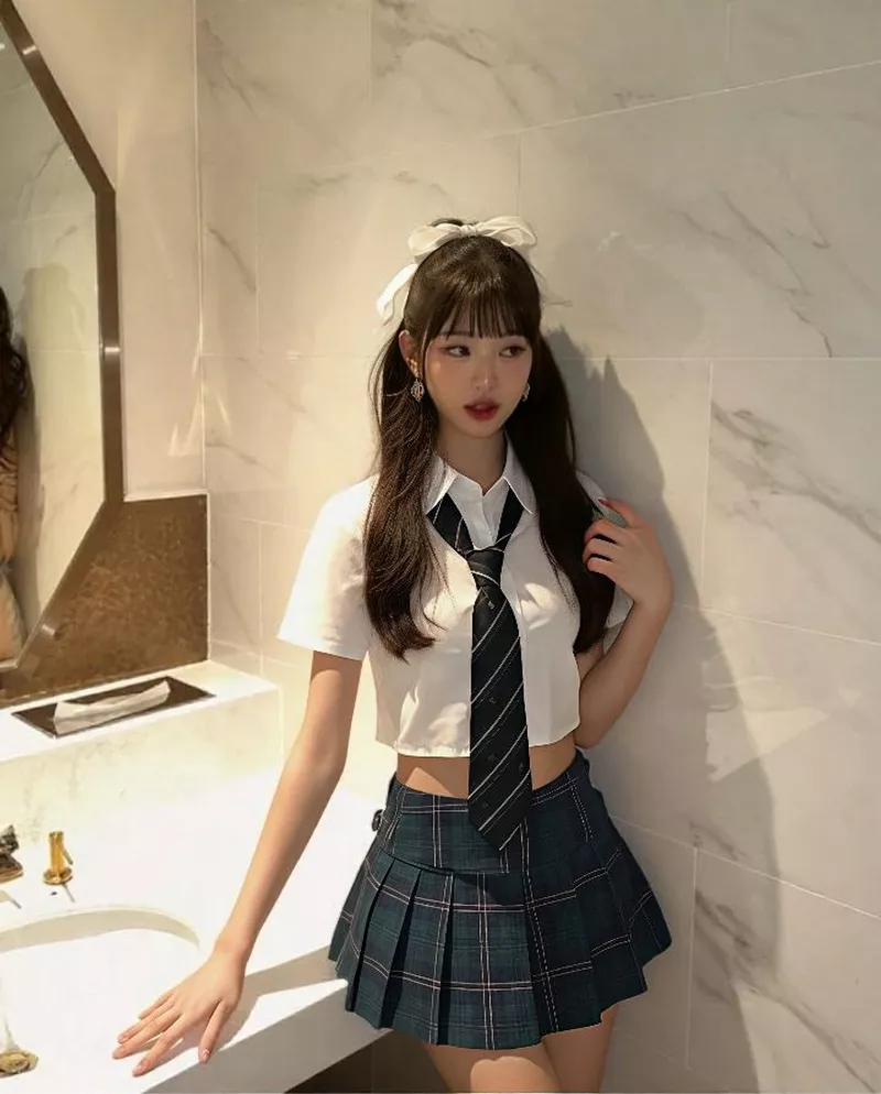 Ảnh Nữ Sinh Mặc Váy Ngắn Dễ Thương Phong Cách Học Đường