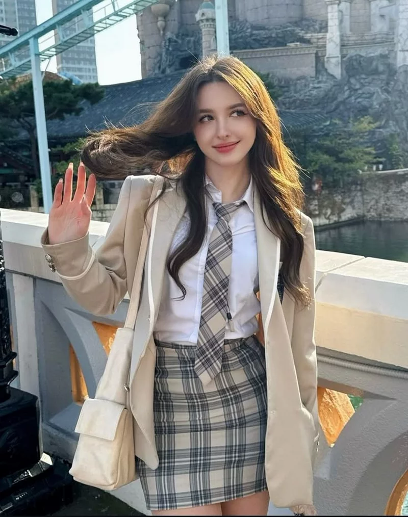 Ảnh Nữ Sinh Váy Ngắn Dễ Thương Phong Cách Teen Girl