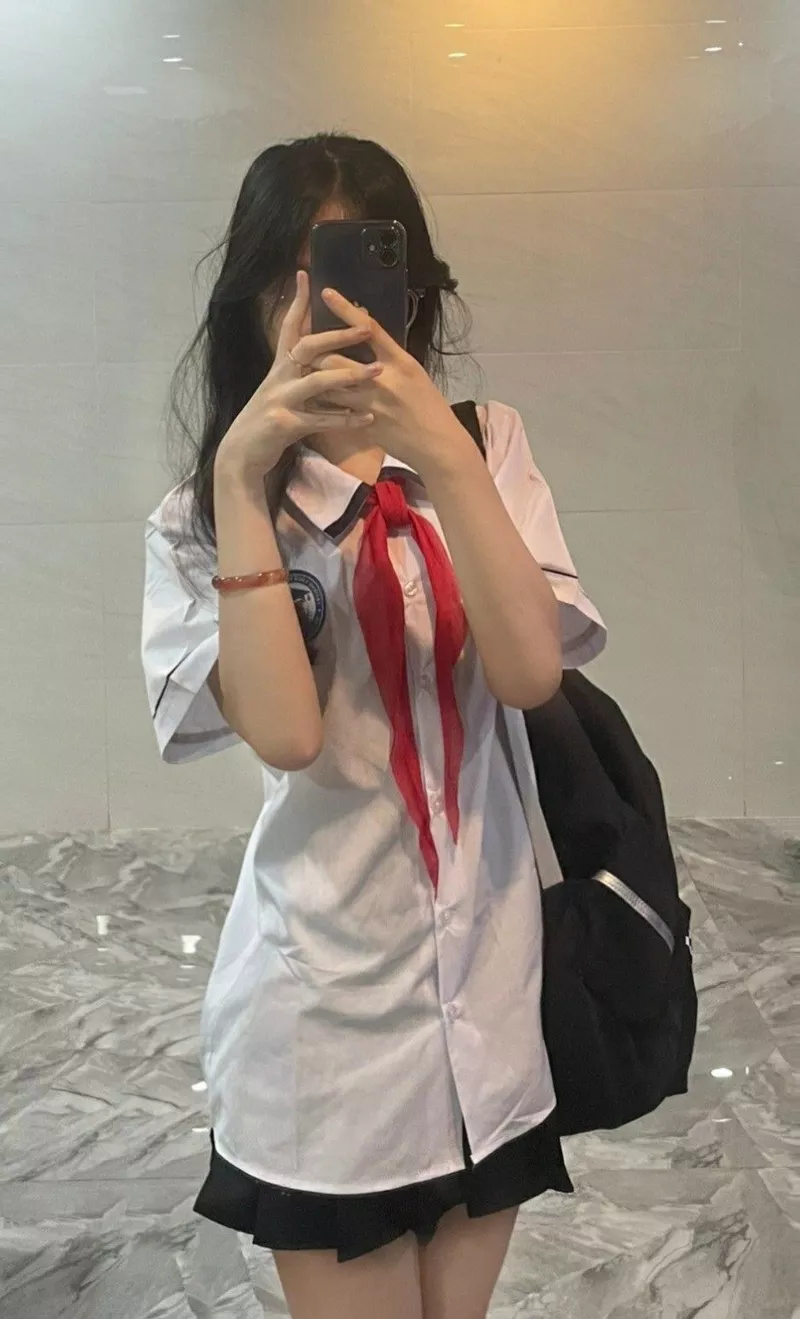 Ảnh Nữ Sinh Váy Ngắn Xinh Xắn Phong Cách Học Sinh