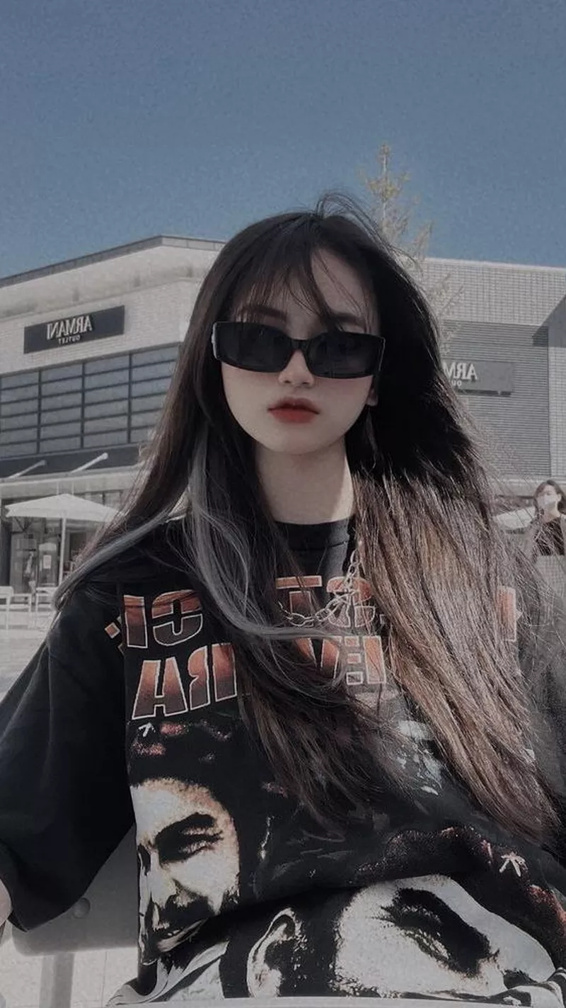 Gái Xinh Ngầu Đeo Kính Đen Phong Cách Girl Crush