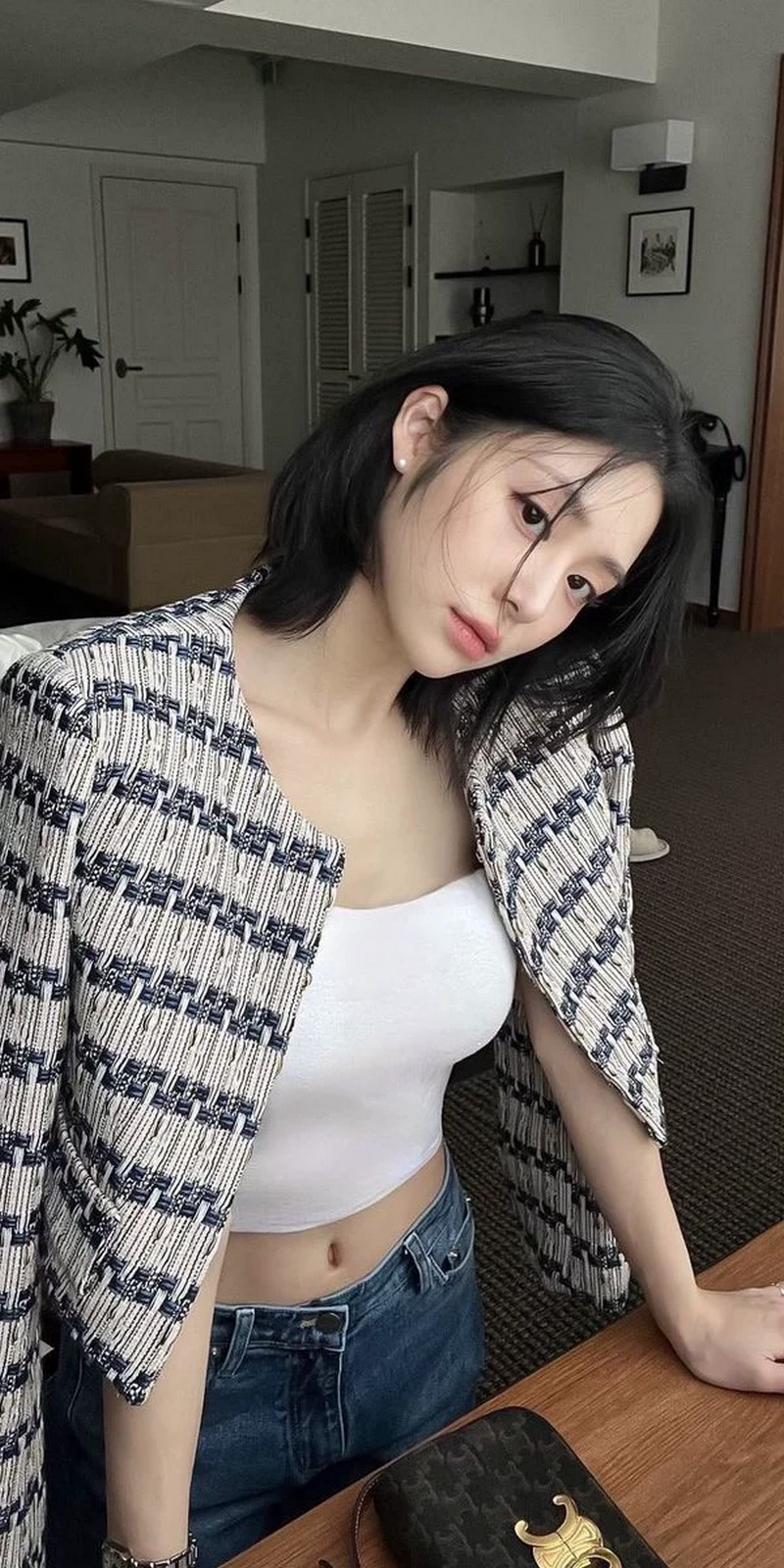 Gái Xinh Ngầu Với Outfit Thời Trang Cá Tính Cực Trend