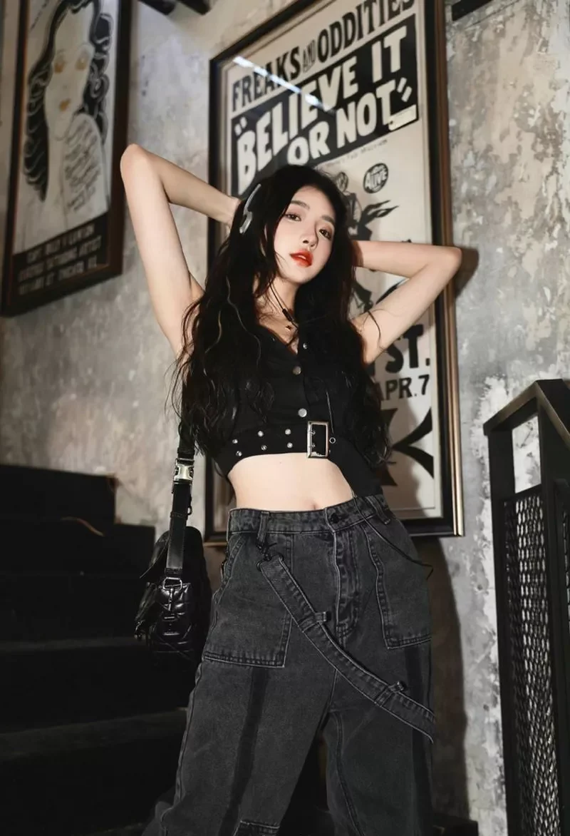 Gái Xinh Ngầu Với Phong Cách Street Style Cá Tính Cực Chất