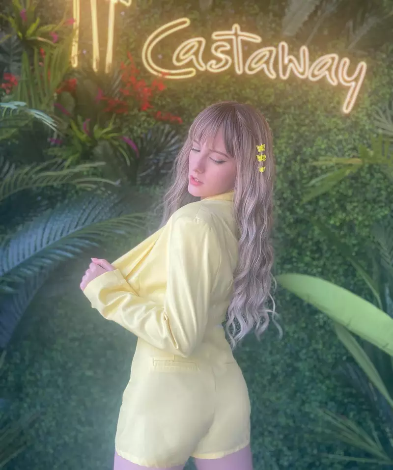 Melody Marks trong bộ ảnh nghệ thuật độc đáo