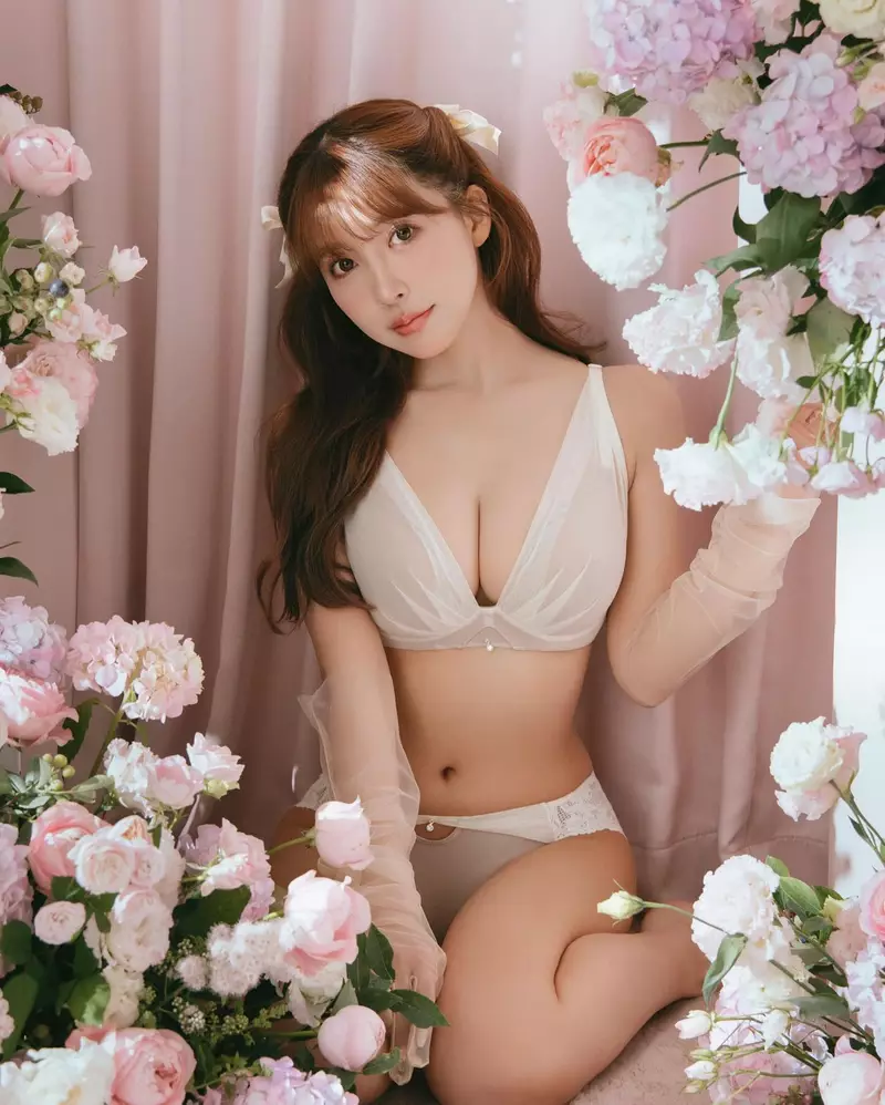 Khoảnh Khắc Yua Mikami Quyến Rũ Đầy Cuốn Hút