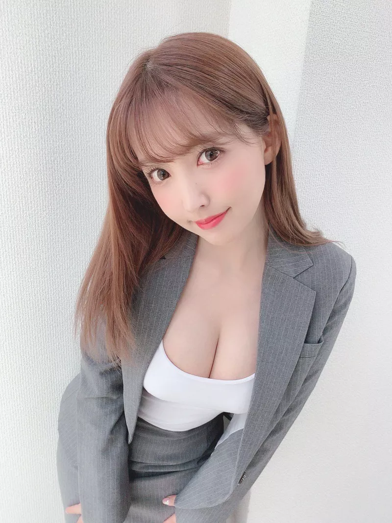 Nhan Sắc Không Góc Chết Của Yua Mikami