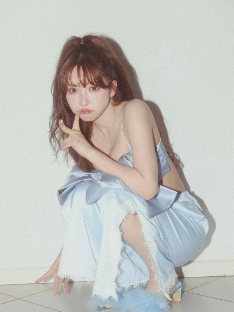 Vẻ Đẹp Sang Trọng Của Yua Mikami Khi Chụp Studio