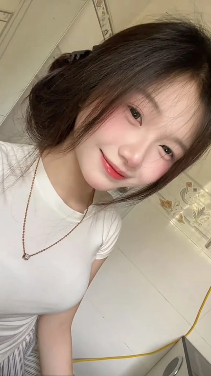 Ảnh Gái Xinh Cười Xinh Đẹp Hot Nhất Hiện Nay