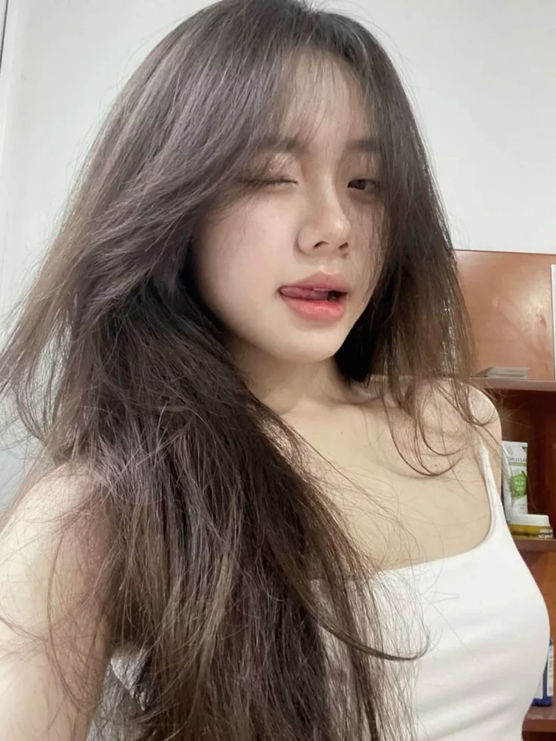 Gái Xinh Tự Sướng Với Gương Mặt Mộc Đẹp Tự Nhiên