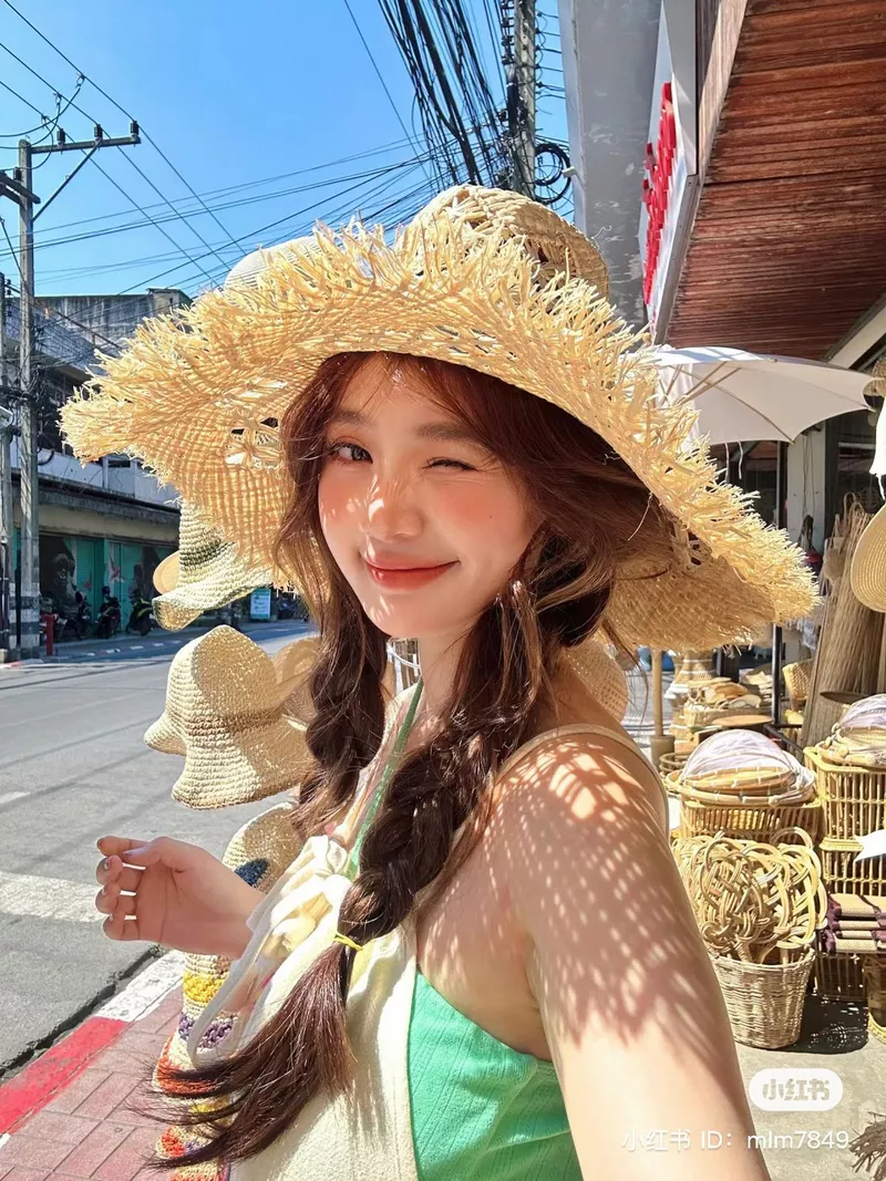 Nụ Cười Rạng Rỡ Của Gái Xinh Khiến Bao Người Say Đắm