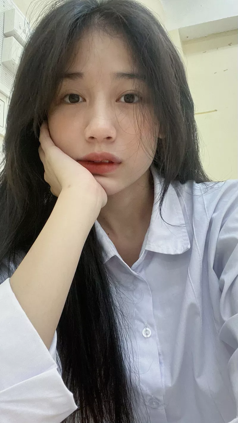 Ảnh Gái Xinh Lớp 10 Với Nụ Cười Trong Trẻo Đốn Tim