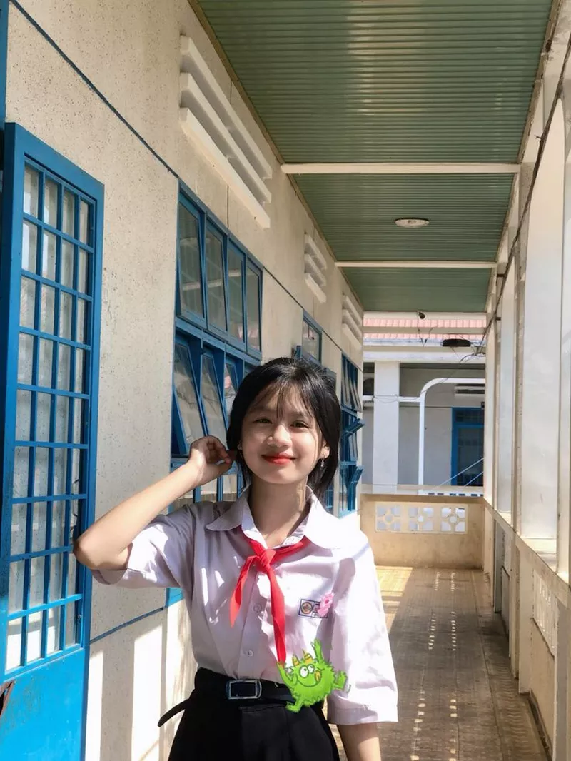Gái Xinh Lớp 10 Với Nét Đẹp Thuần Khiết Và Dịu Dàng